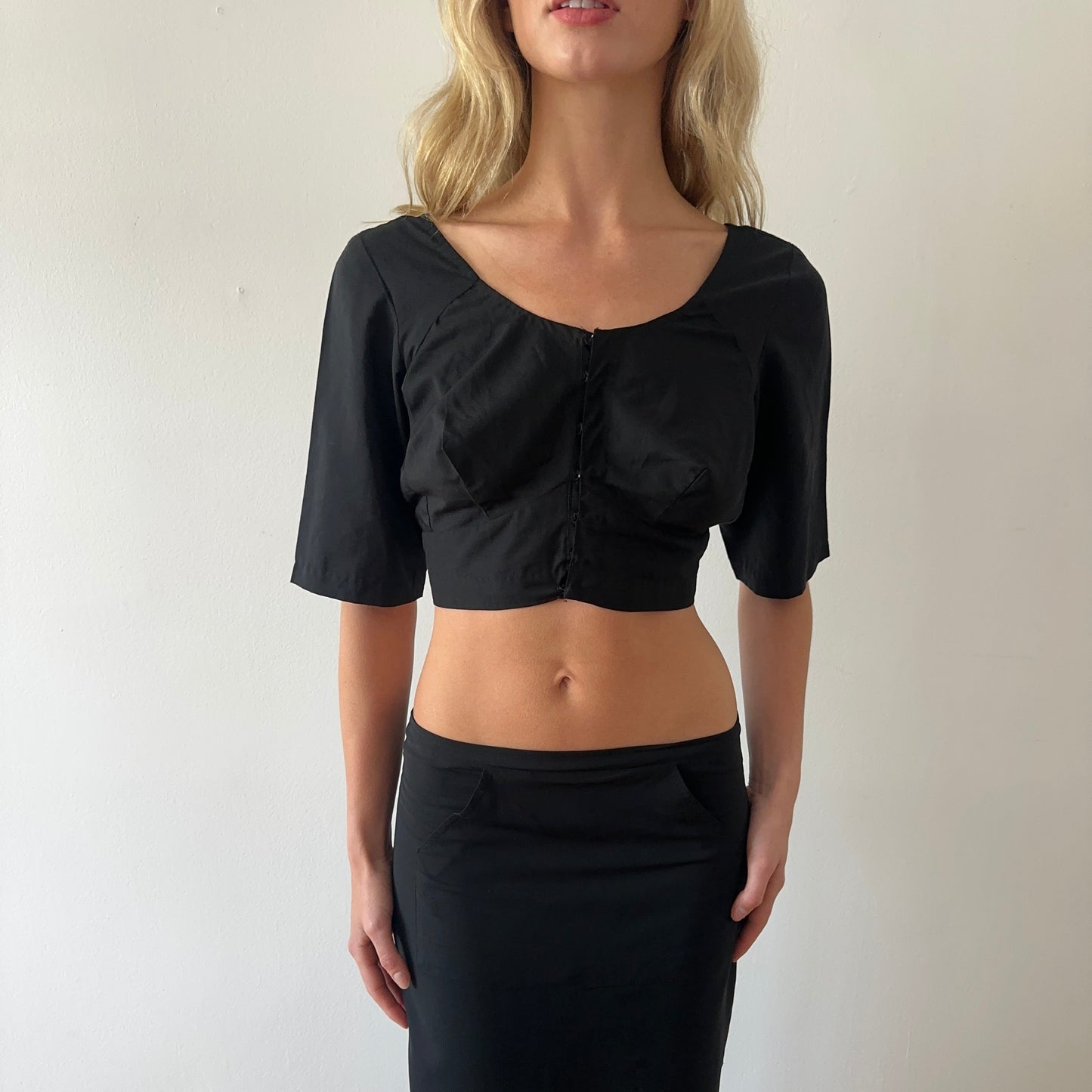 hook & eye top — black cotton