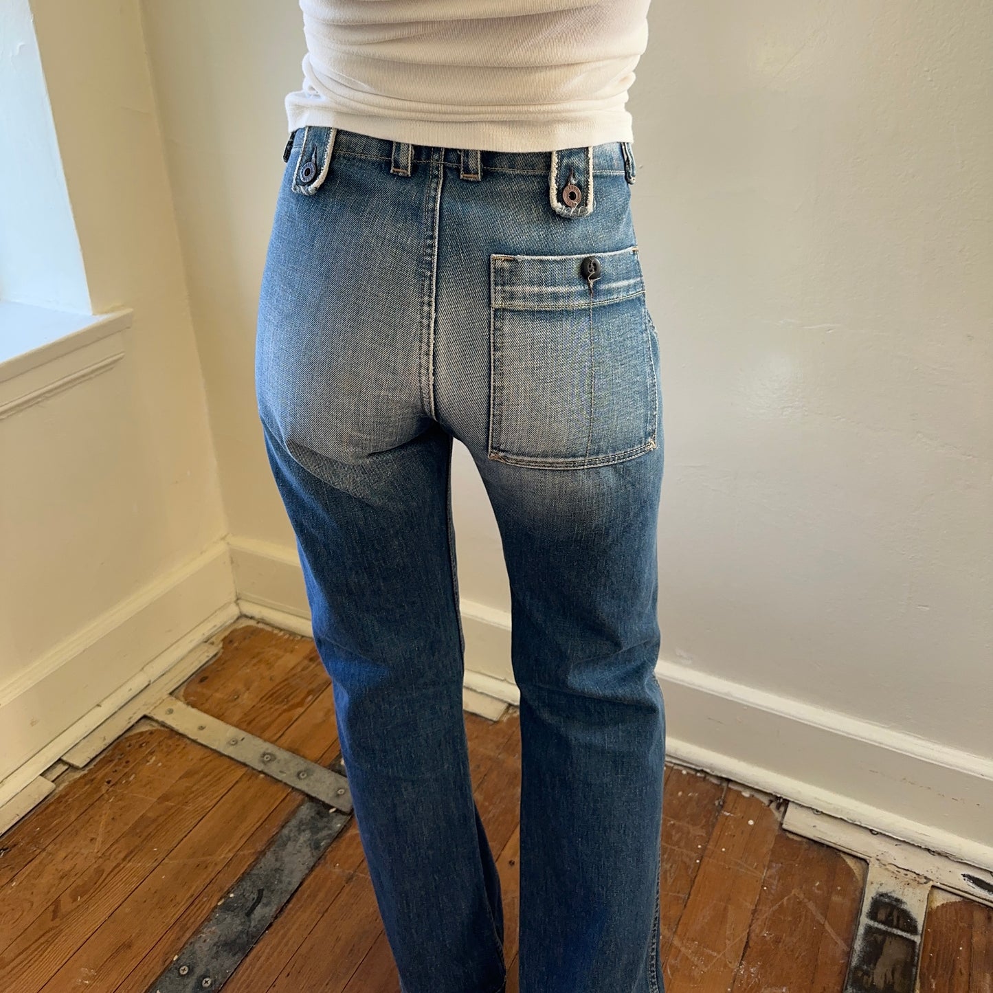 pocket jeans — distressed blue