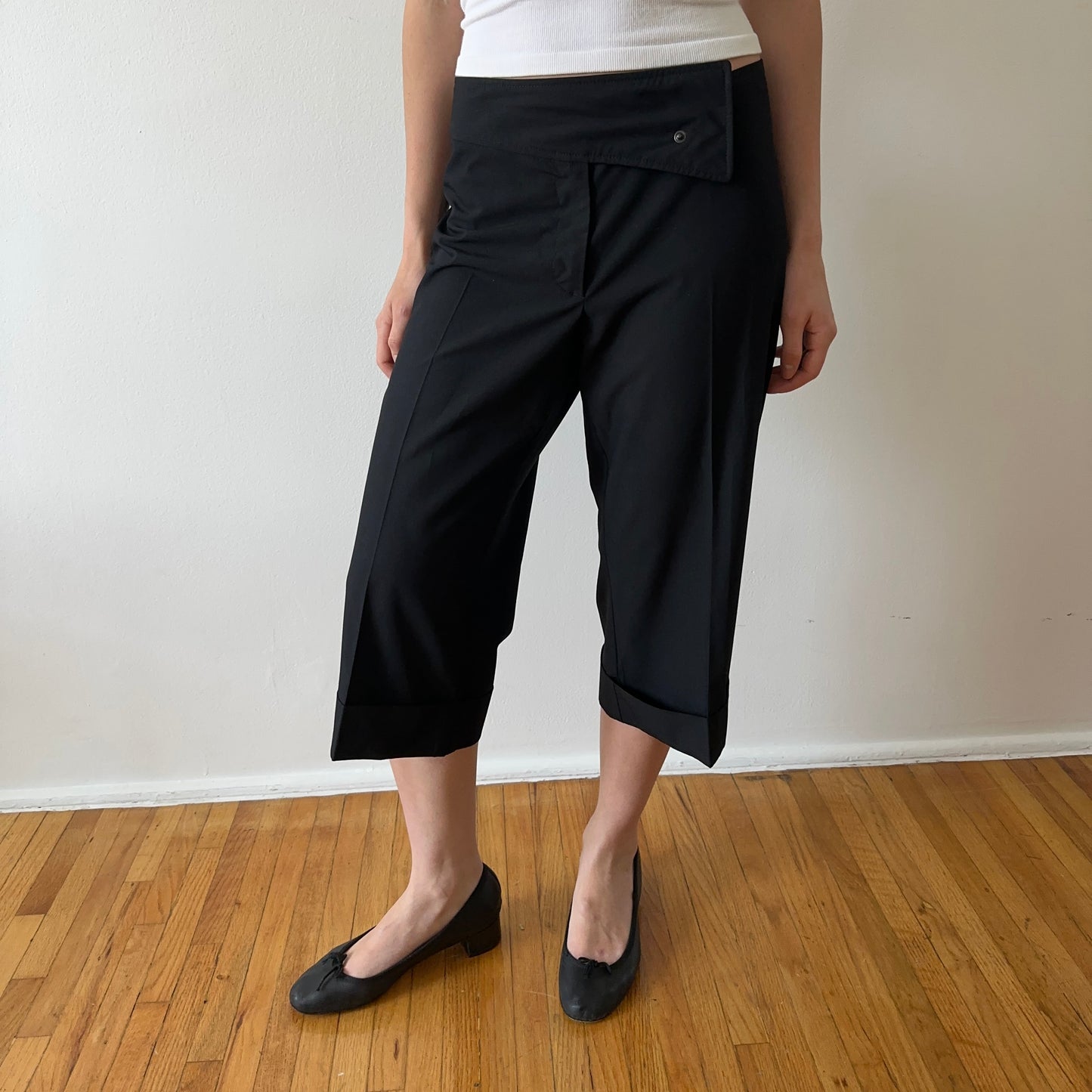 belted capri — black